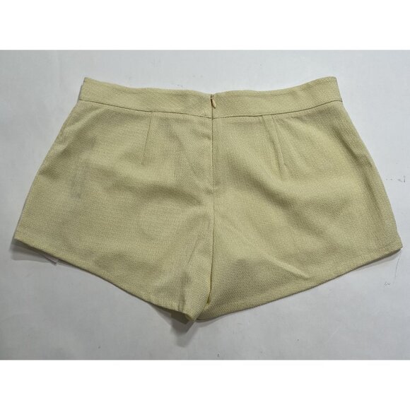 More To Come Karsi Short in Baby Yellow - Picture 4 of 5